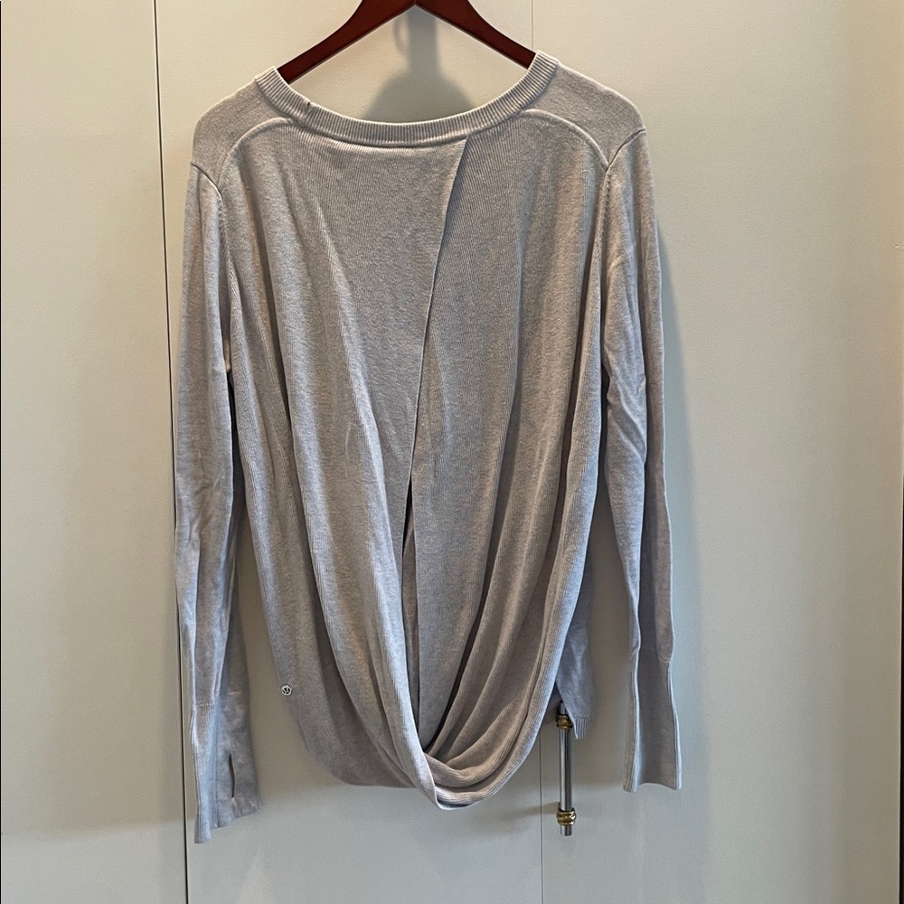 Lululemon Light Gray Top open back with thumb holes